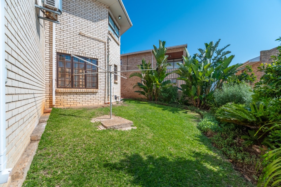 7 Bedroom Property for Sale in Wavecrest Eastern Cape
